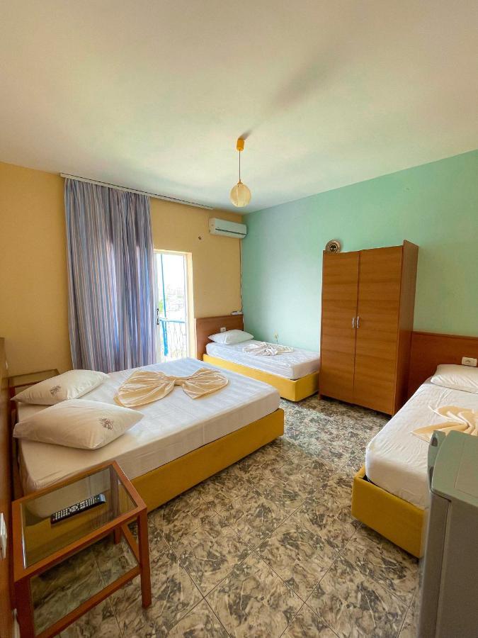Hostel Andrey Sarande Exterior photo