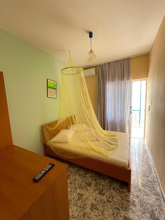 Hostel Andrey Sarande Exterior photo